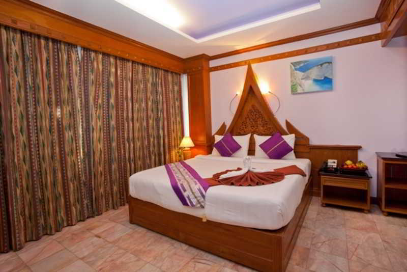 Patong Beach Bed And Breakfast Zimmer foto